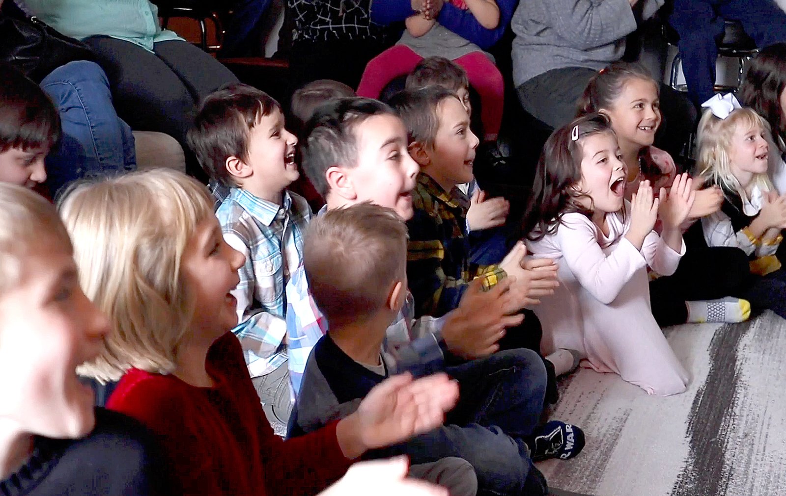 Kids-clapping